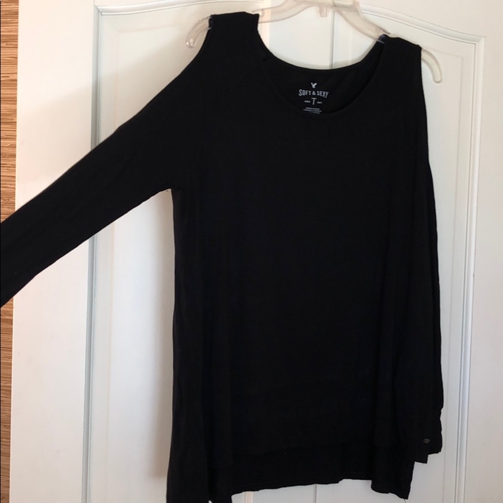 American Eagle cold shoulder black top